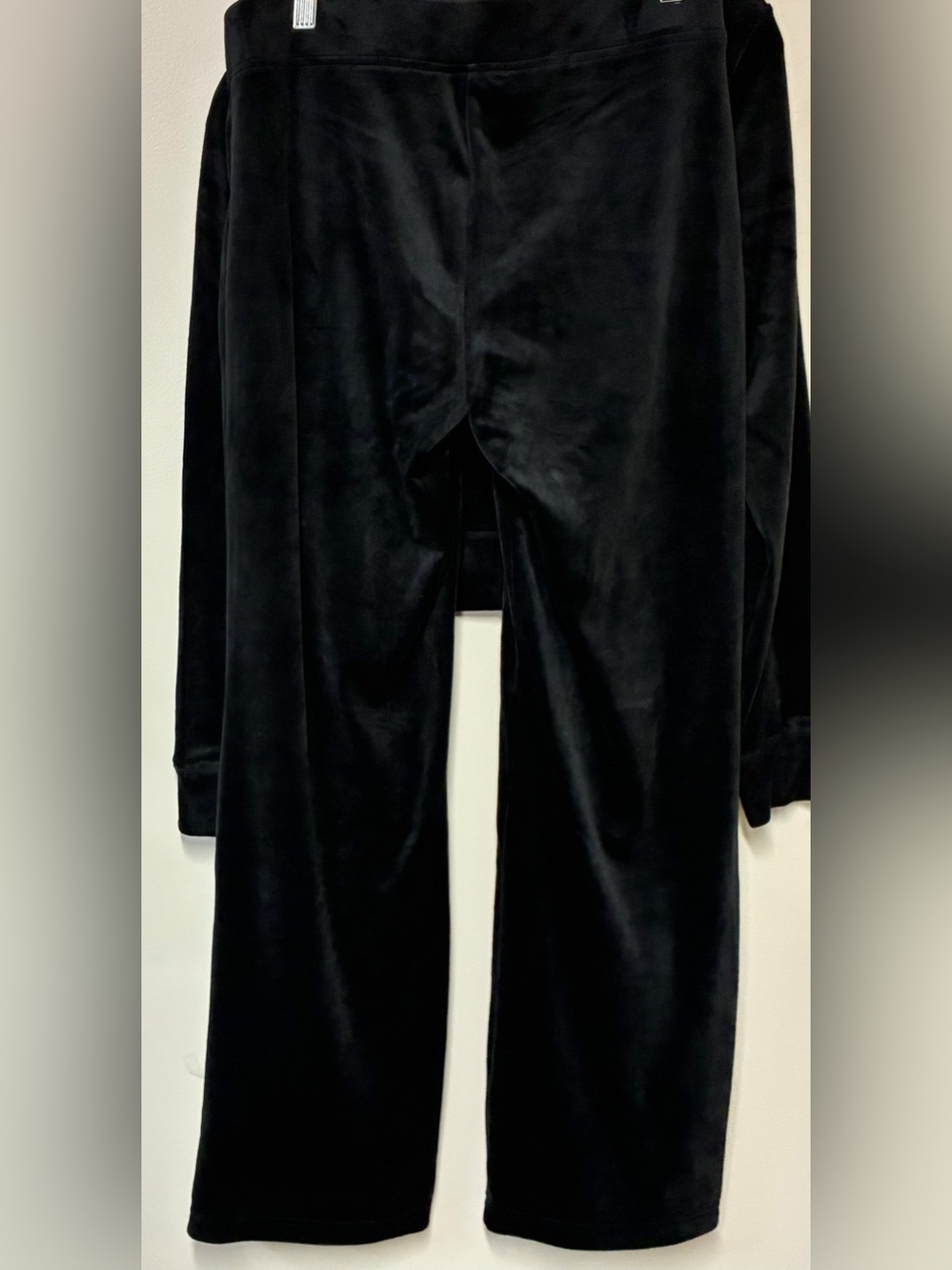 Juicy Couture velour two-piece tracksuit in “Liquorice,” size Medium NWT - Picture 8 of 10
